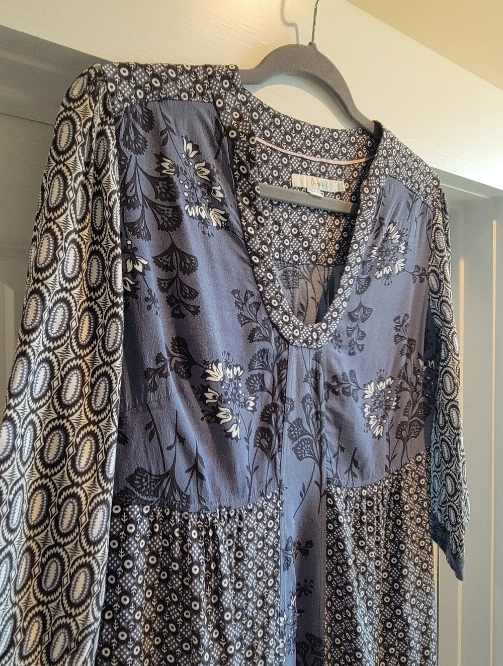 Boden Mollie Floral Blue and White Dress - Picture 3 of 6
